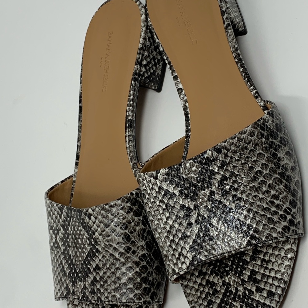 🌸 SOLD 🌸 Banana Republic | Snake Skin Sandals - Picture 5 of 5